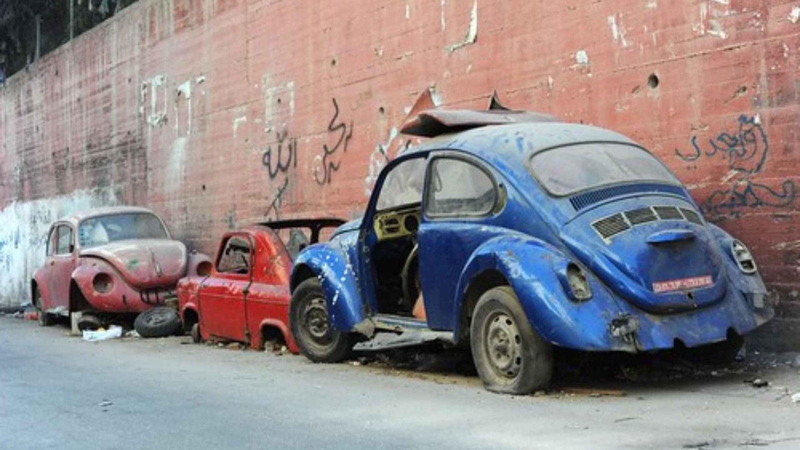 Abandoned Cars in Dubai