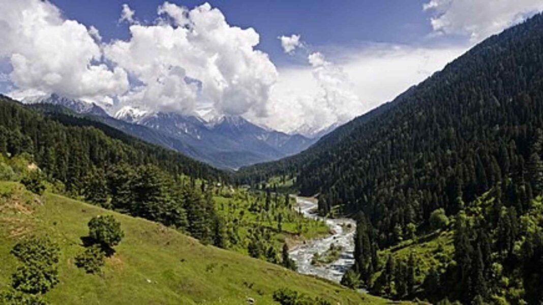 UAE residents cancel holidays to Kashmir
