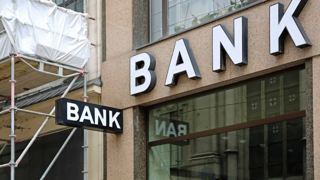 Are UAE Banks Doing Enough to Get Women on Board