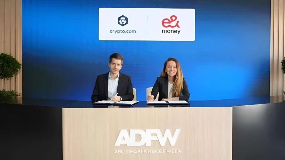 Crypto.com and e& money to grow the digital asset